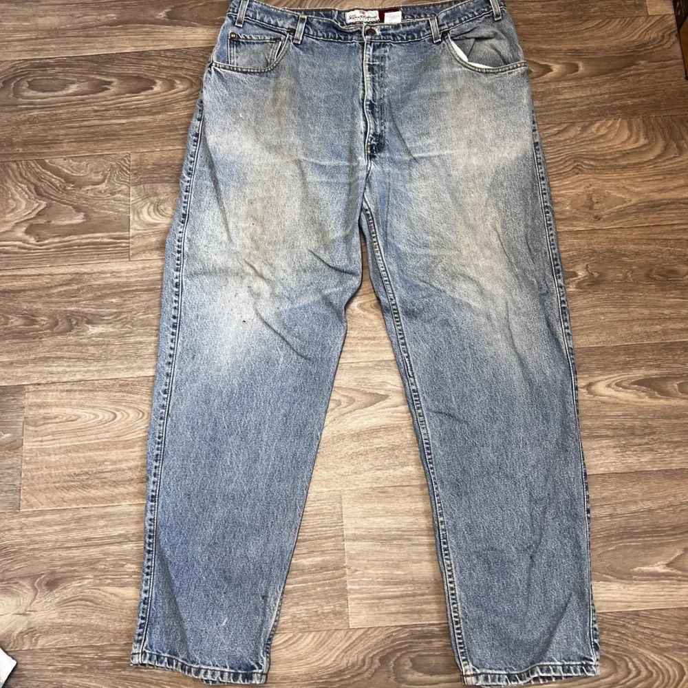 Levis please note